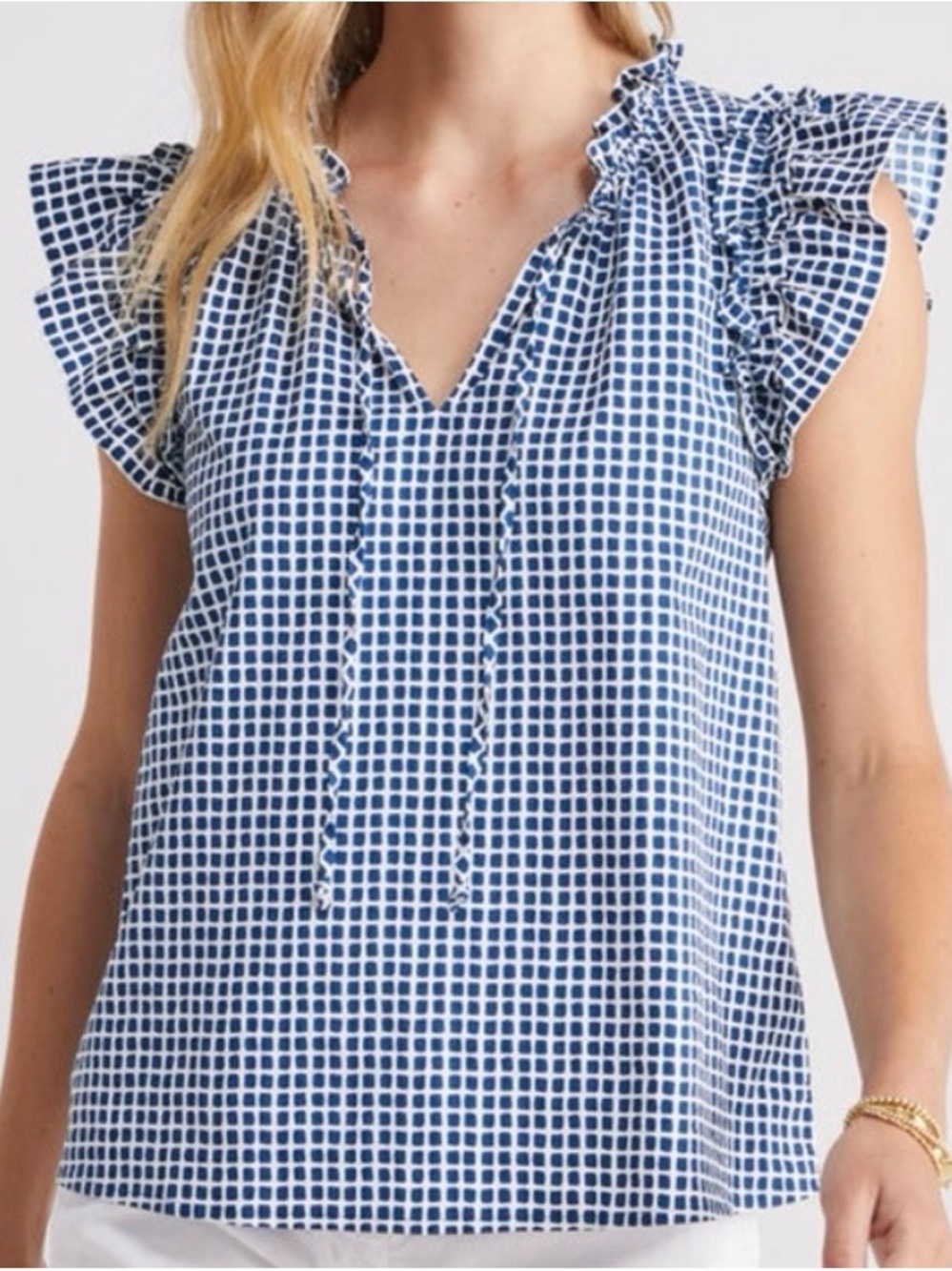 🌸NWT Vineyard Vines Blue and White Popover Ruffle Sleeve Top